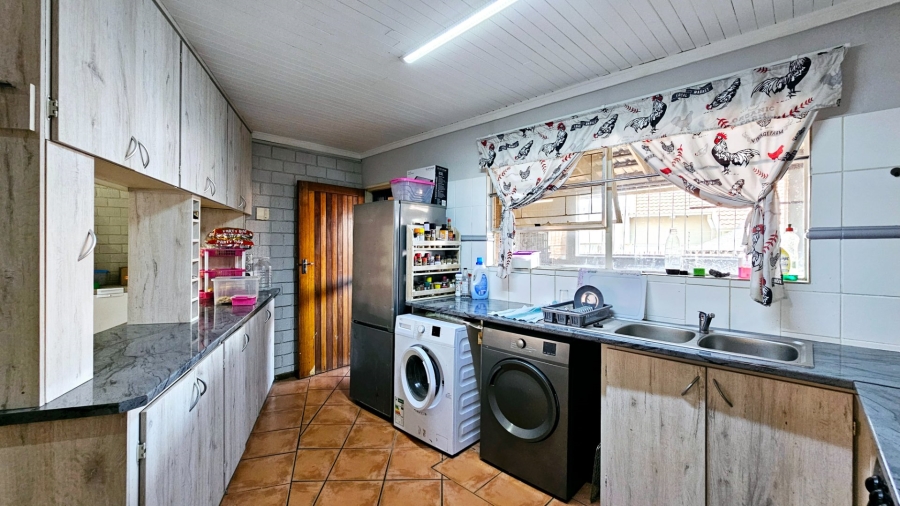 3 Bedroom Property for Sale in Langenhovenpark Free State